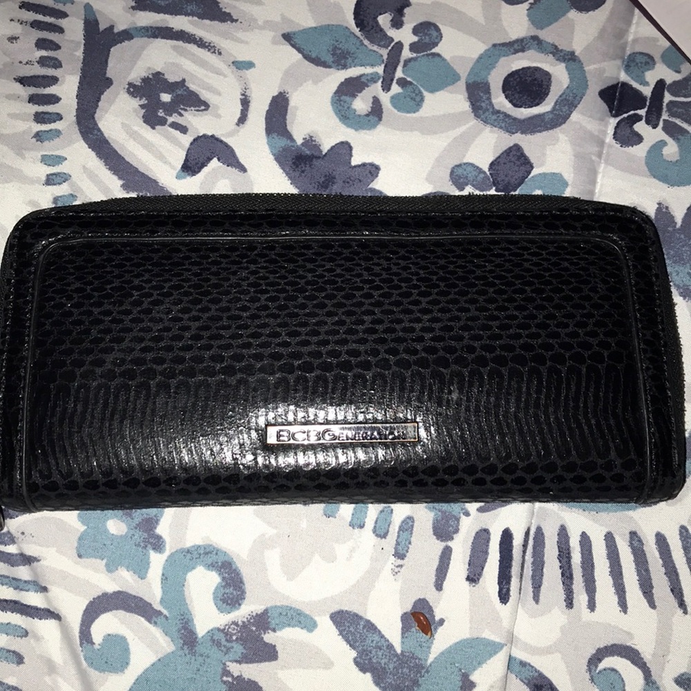 BCBG GENERATION WALLET